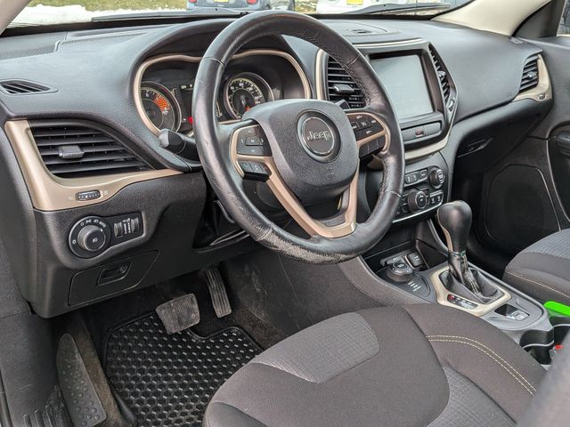 Used 2016 Jeep Cherokee Latitude with VIN 1C4PJMCSXGW135106 for sale in North Aurora, IL