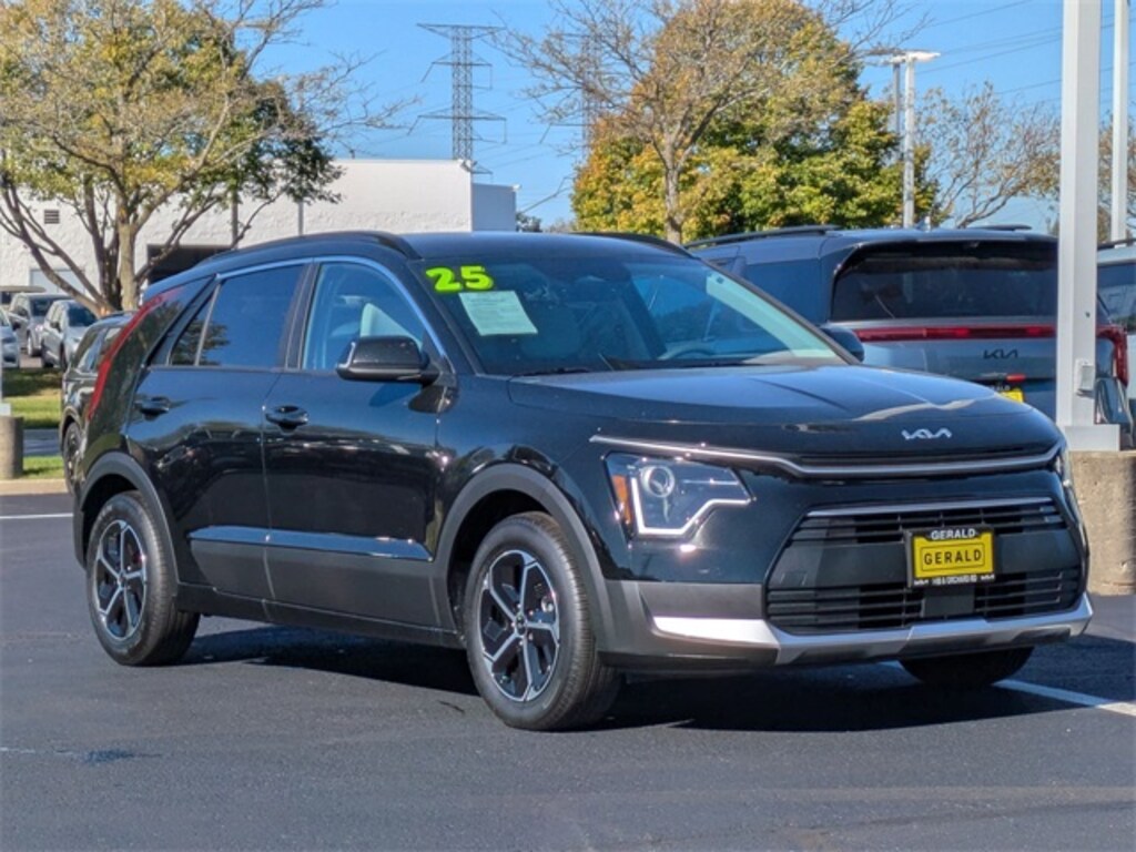 New 2025 Kia Niro EX SUV