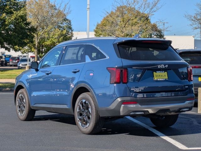 2025 Kia Sorento S - Photo 8