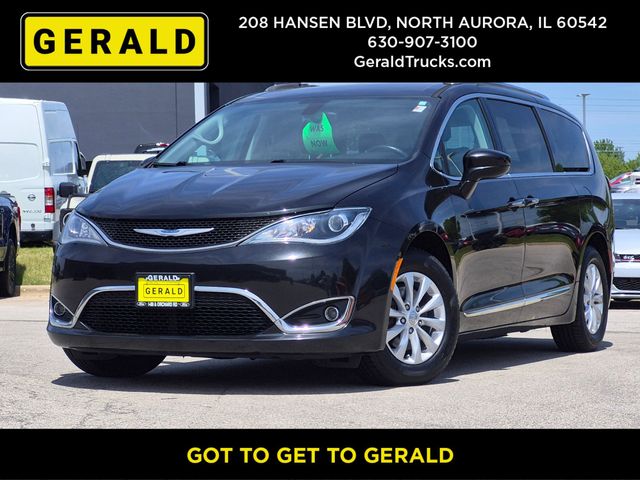 2018 Chrysler Pacifica Touring L's photo