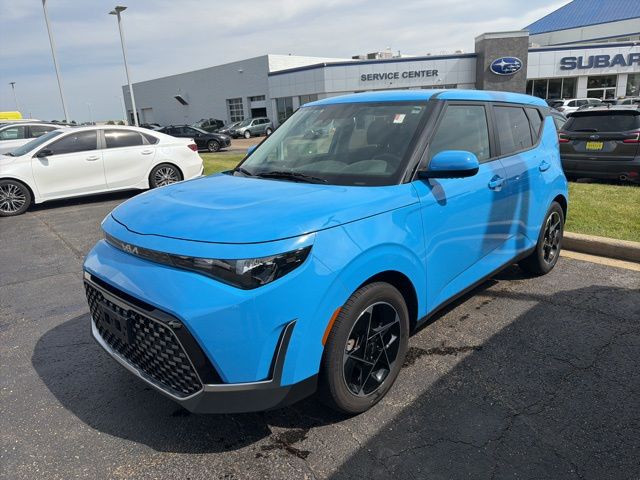 2023 Kia Soul 2.0L EX 6 IVT's photo