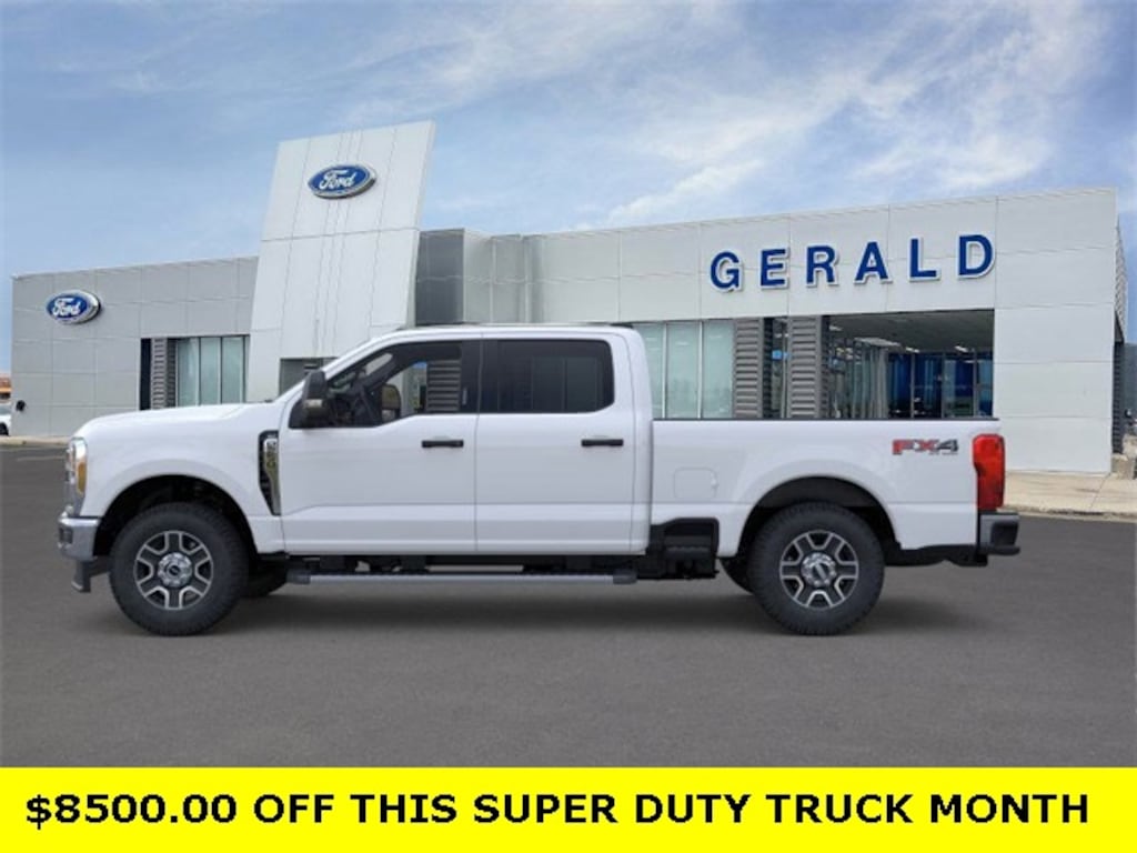 New 2025 Ford F-250 XLT Truck Crew Cab