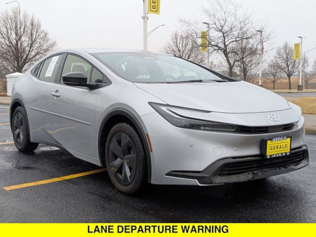 Used 2024 Toyota Prius LE Hatchback