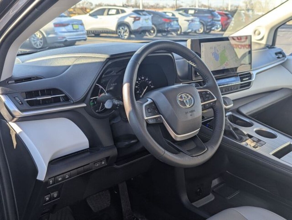 Used 2025 Toyota Sienna XLE 7 Passenger Van Passenger Van