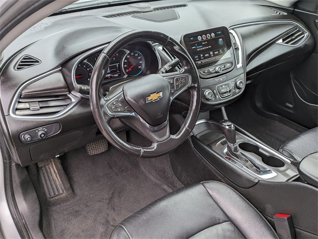 Used 2018 Chevrolet Malibu 1LT with VIN 1G1ZD5ST2JF255420 for sale in North Aurora, IL