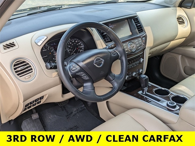 Used 2016 Nissan Pathfinder Platinum with VIN 5N1AR2MM9GC653692 for sale in North Aurora, IL