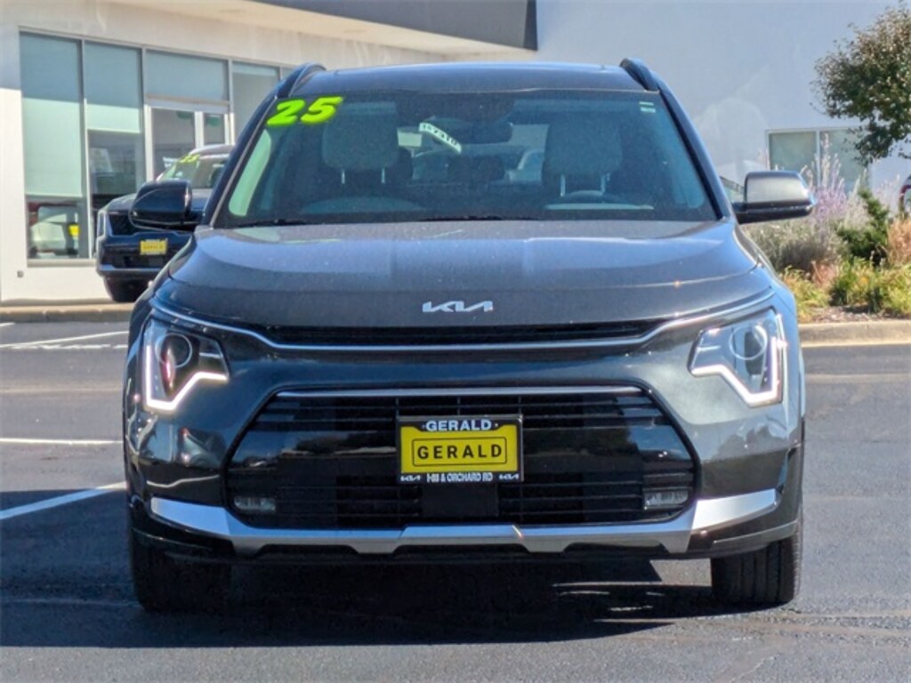Used 2025 Kia Niro EX Touring SUV