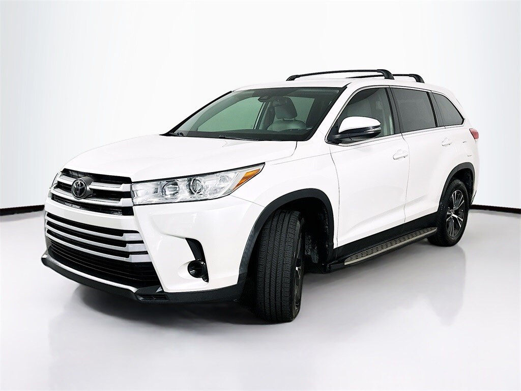 Used 2019 Toyota Highlander LE with VIN 5TDZZRFH9KS365453 for sale in Augusta, GA