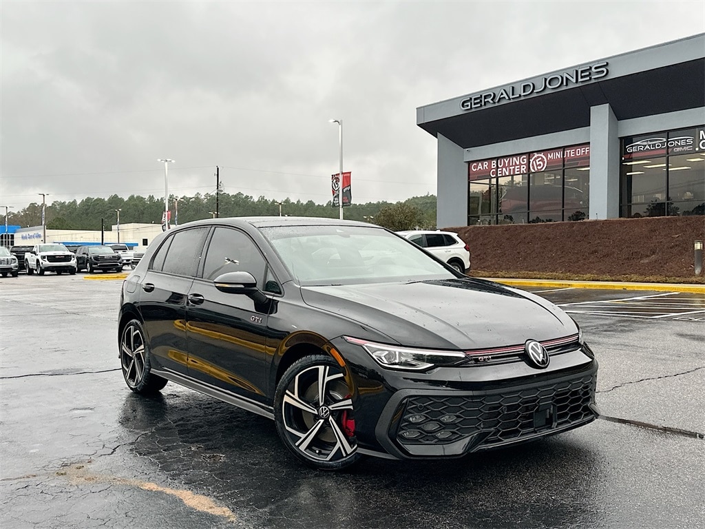 2025 Volkswagen Golf GTI SE's photo