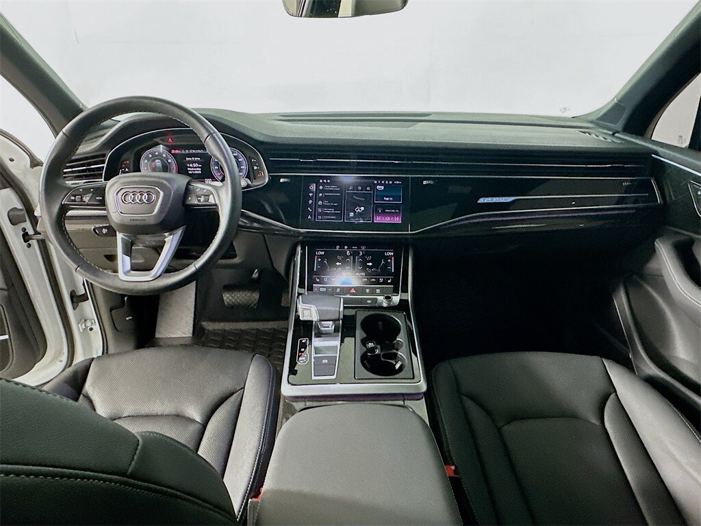 2025 Audi Q7 55 Premium Plus photo 3