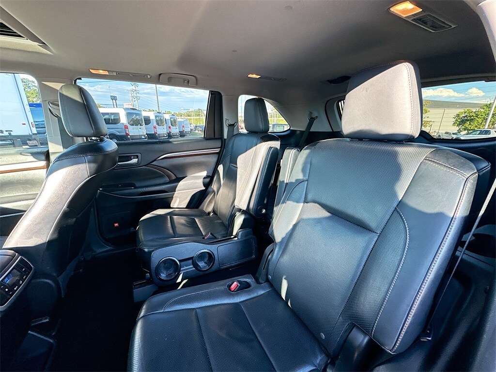 2015 Toyota Highlander Limited photo 4