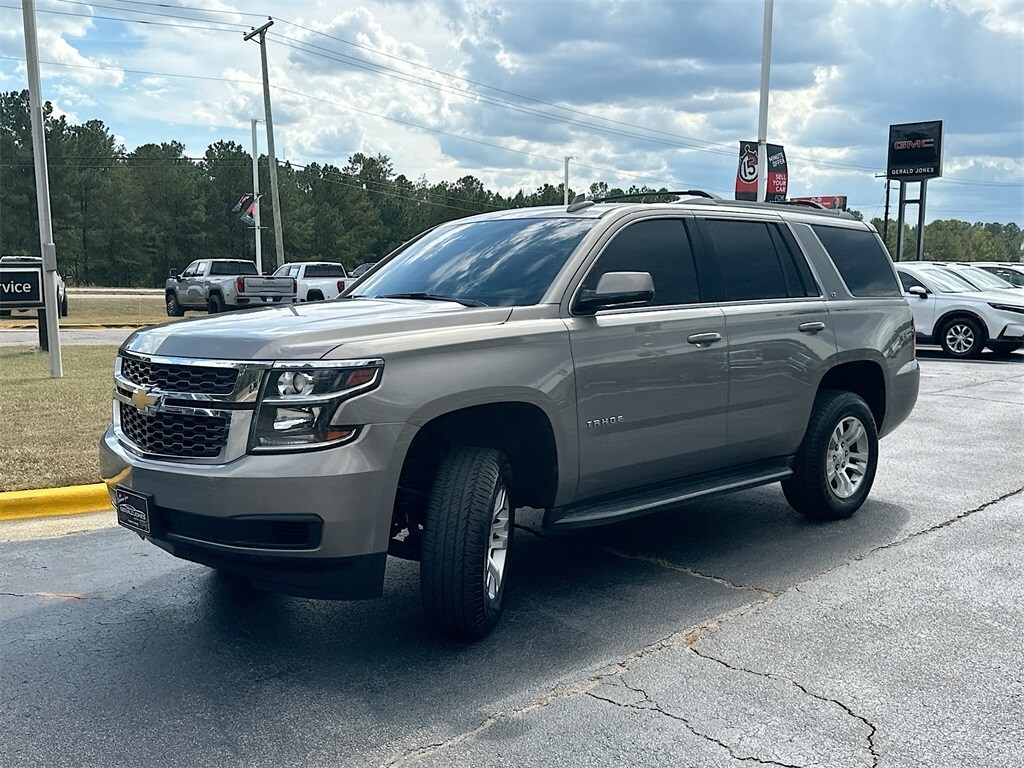 2018 Chevrolet Tahoe LT photo 2