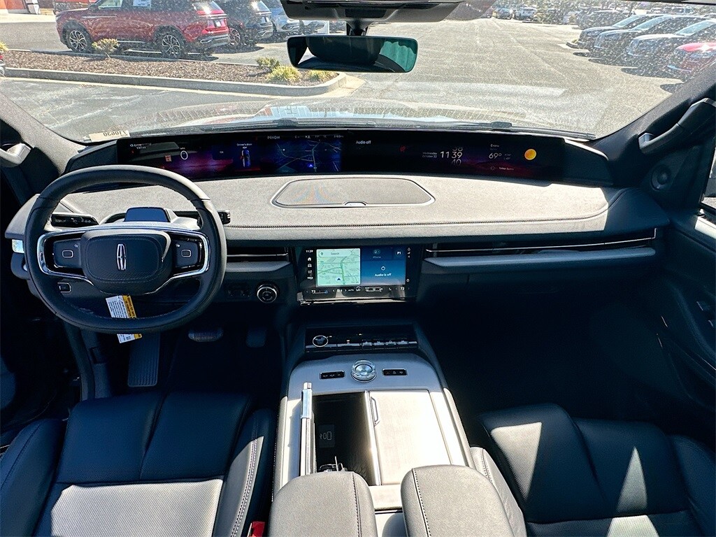 2025 Lincoln Navigator Reserve photo 2