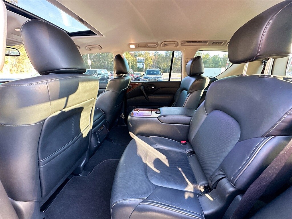 2019 Infiniti QX80 Luxe photo 3