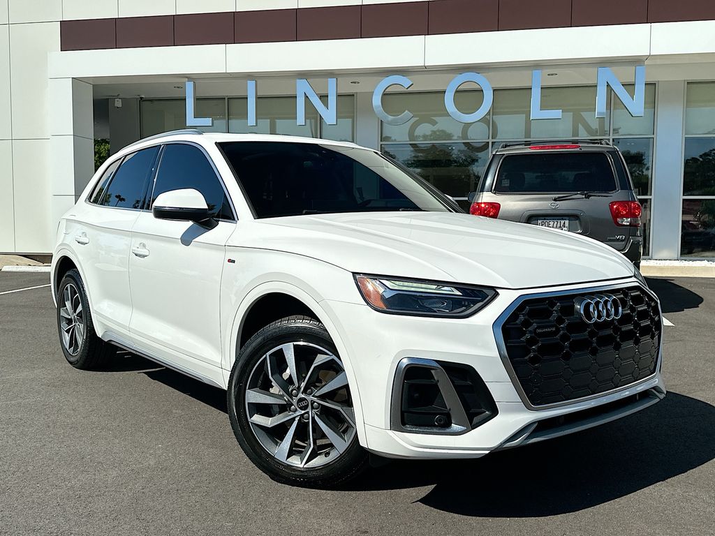 2022 Audi Q5 45 Premium's photo
