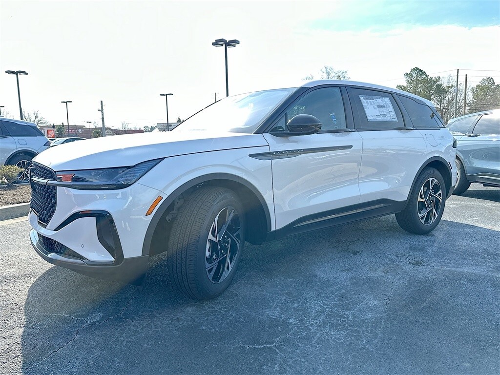 2025 Lincoln Nautilus Premiere photo 2