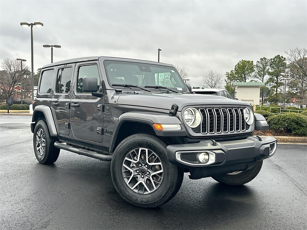2025 Jeep Wrangler 4-Door Sahara's photo