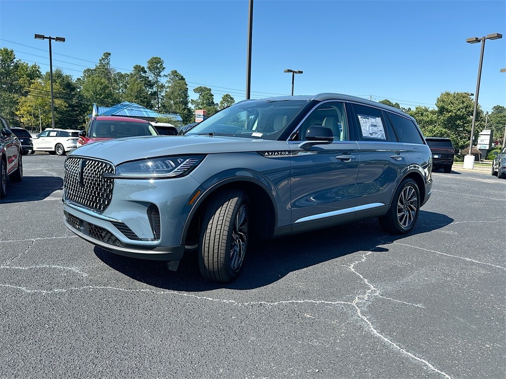 2025 Lincoln Aviator Premiere photo 2