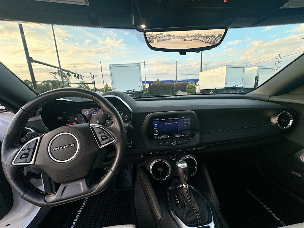 2023 Chevrolet Camaro 3LT photo 3