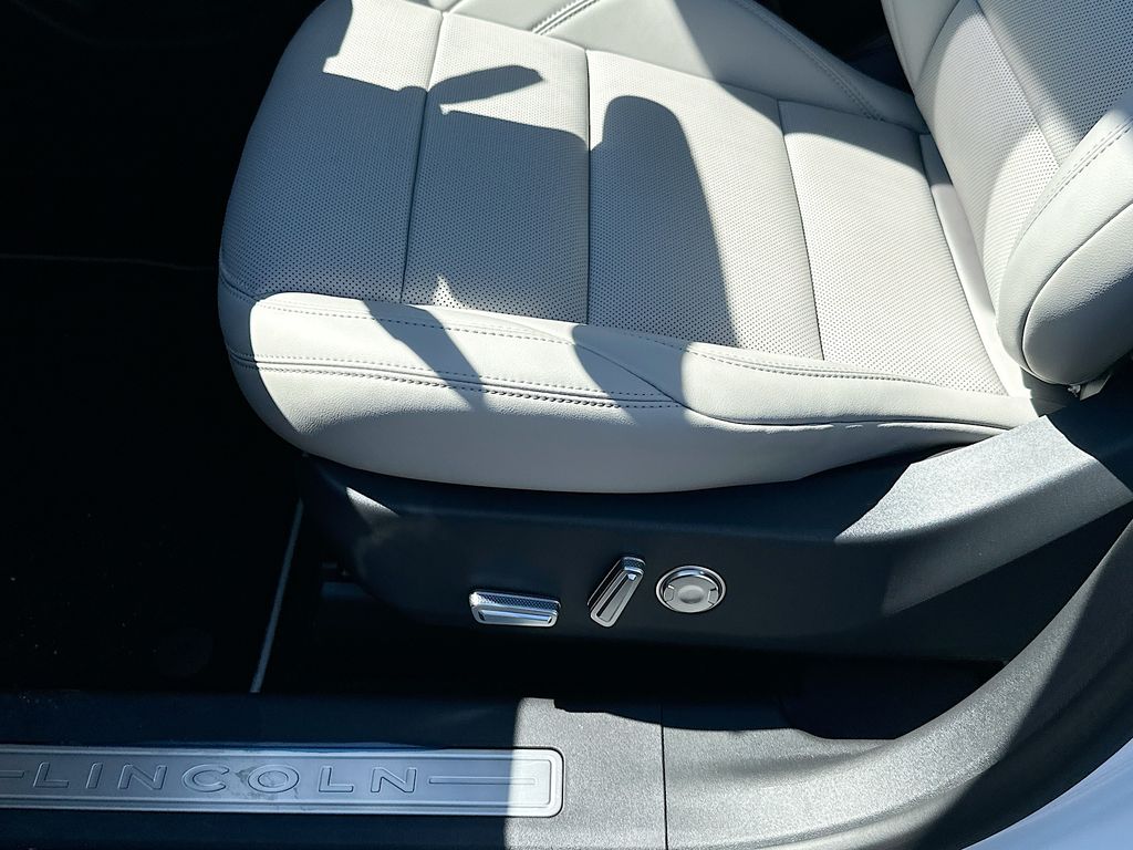 2026 Lincoln Nautilus Premiere - Photo 9