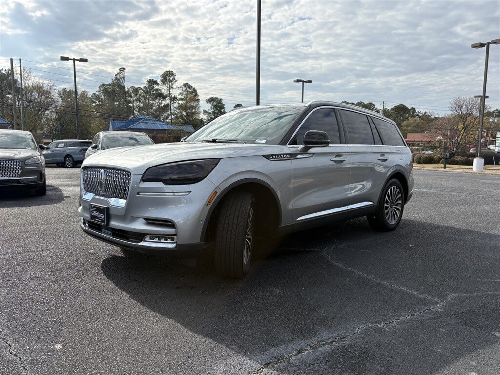 2023 Lincoln Aviator Reserve photo 2