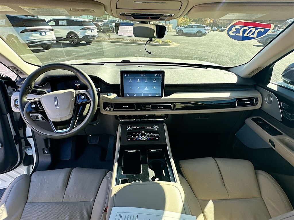 2023 Lincoln Aviator Reserve photo 2