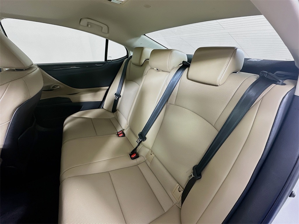 Used 2019 Lexus ES 350 Luxury Sedan