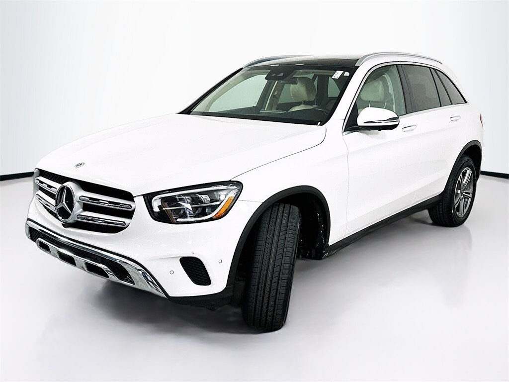 2022 Mercedes Benz GLC 300 photo 2