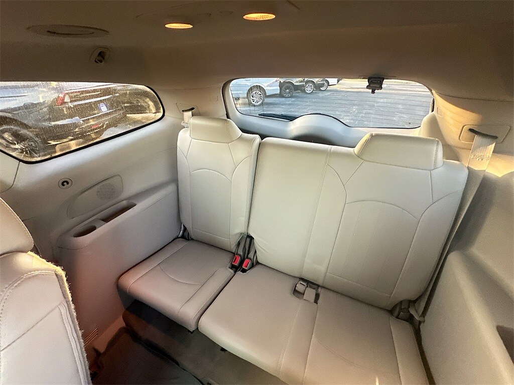 2017 Buick Enclave Premium photo 2