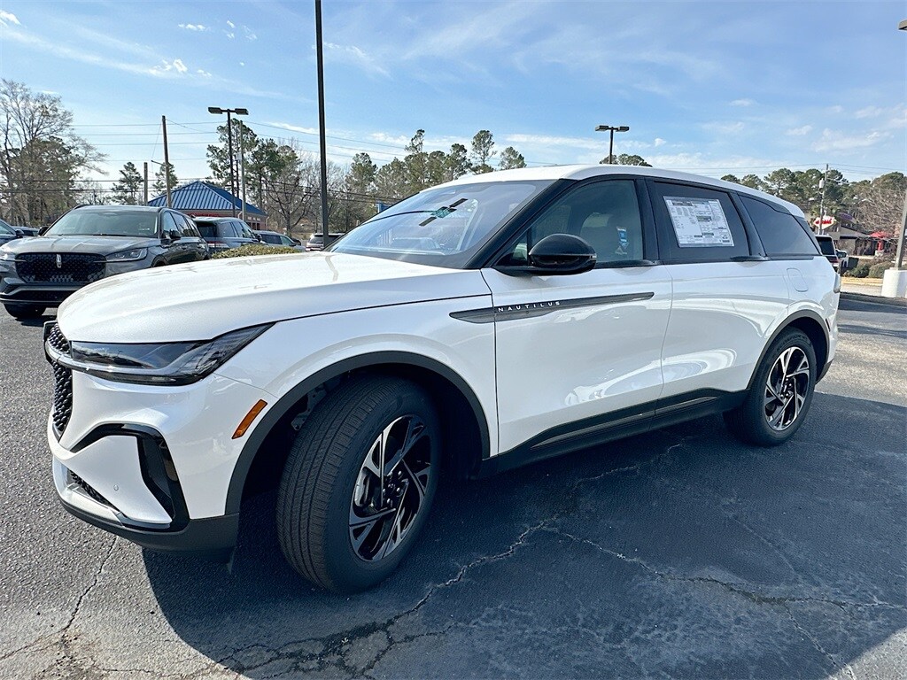 2025 Lincoln Nautilus Premiere photo 2