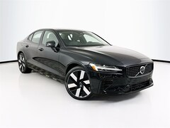 2024 Volvo S60 Recharge Plug-In Hybrid T8 Plus Dark Theme Sedan