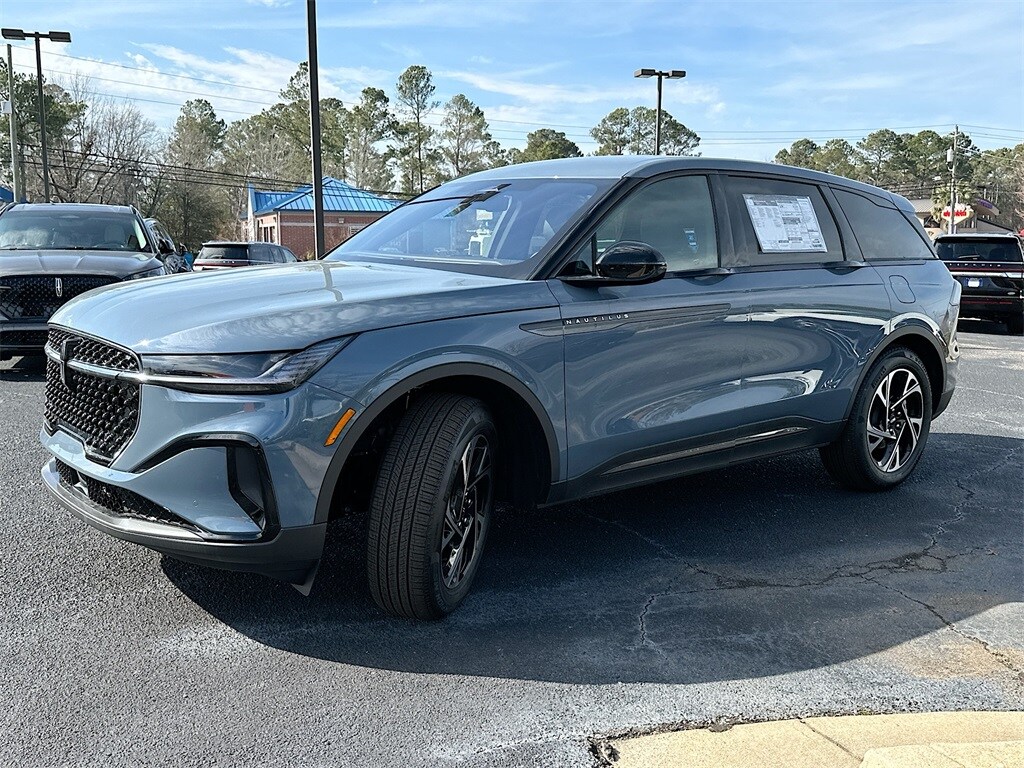 2025 Lincoln Nautilus Premiere photo 2