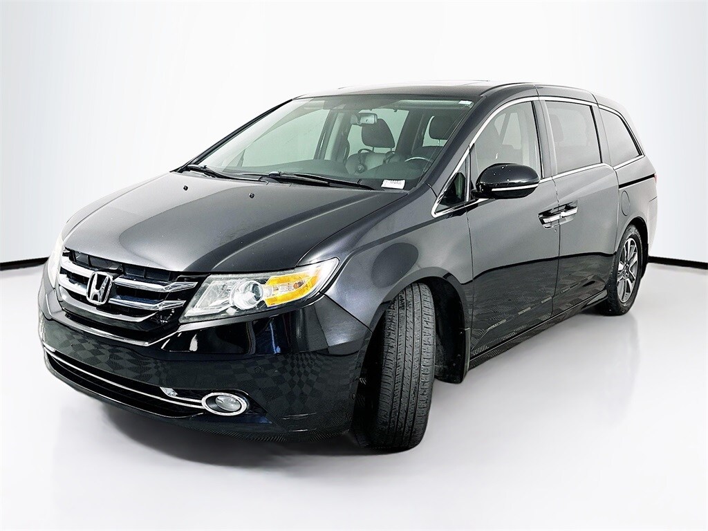 2015 Honda Odyssey Touring Elite photo 2