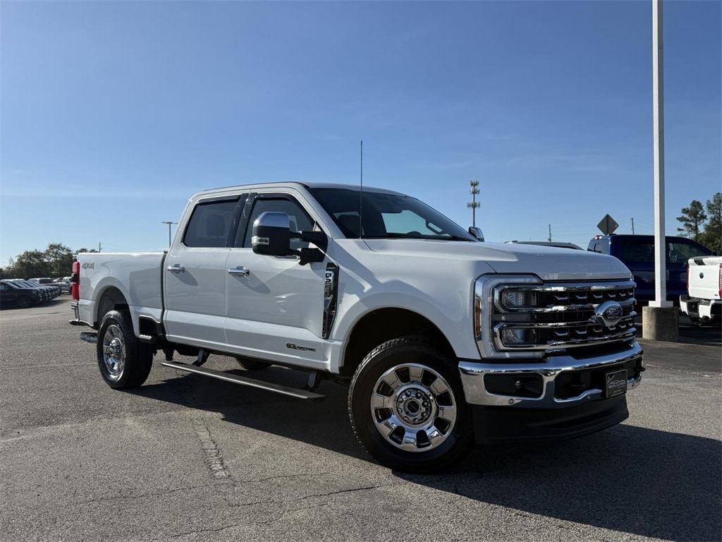 Certified 2025 Ford F-250SD Lariat Truck