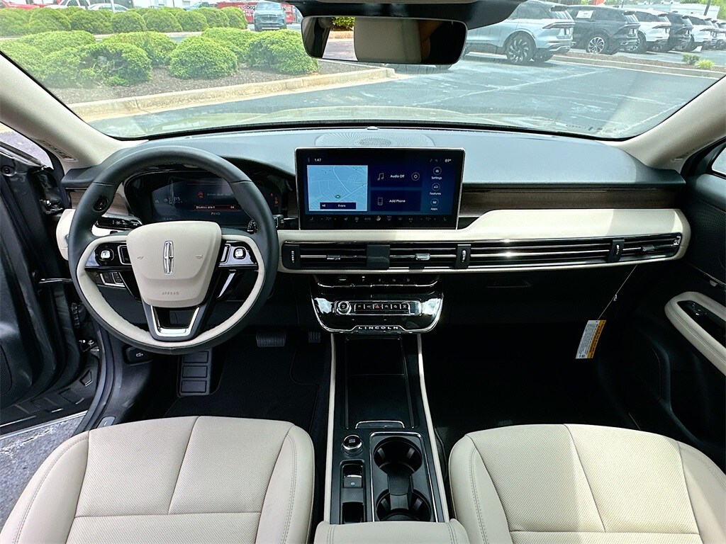 2025 Lincoln Corsair Reserve photo 3