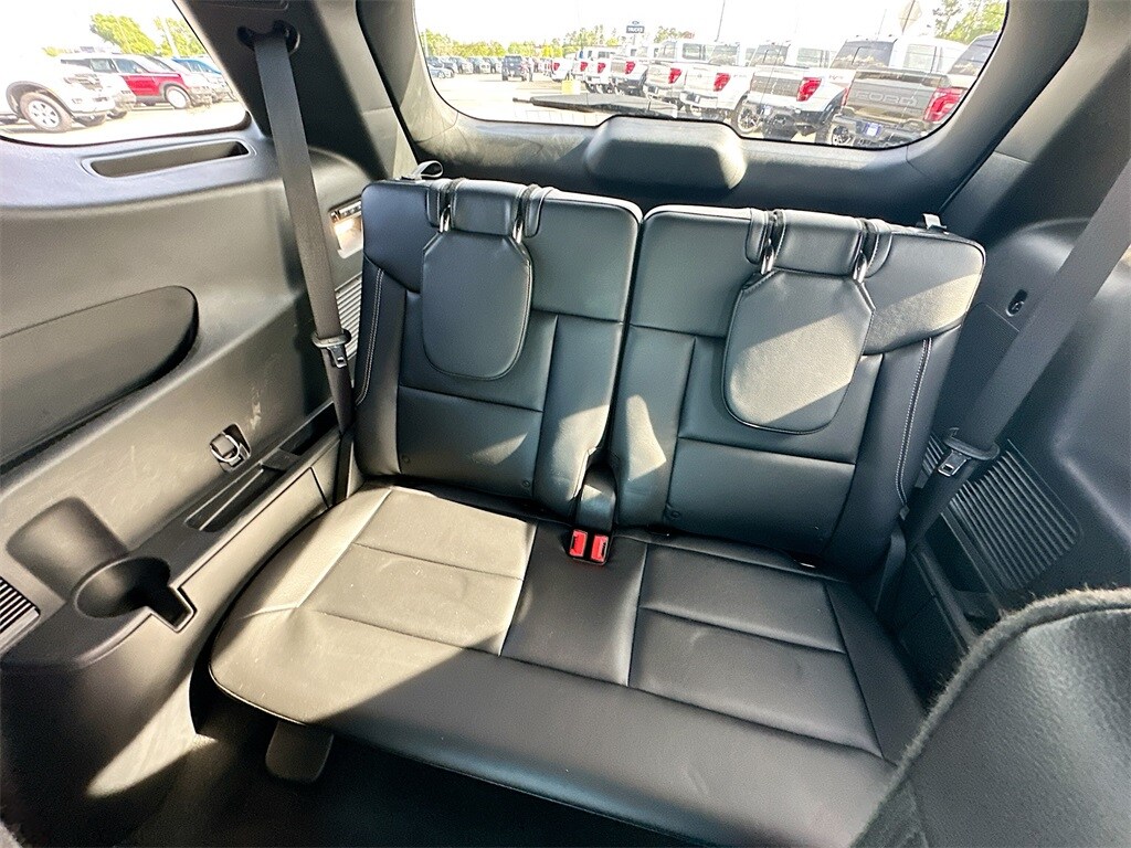 2022 Ford Explorer ST photo 2