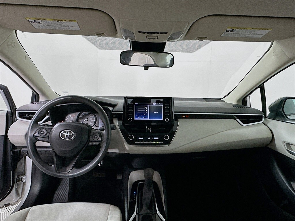 2020 Toyota Corolla L photo 3
