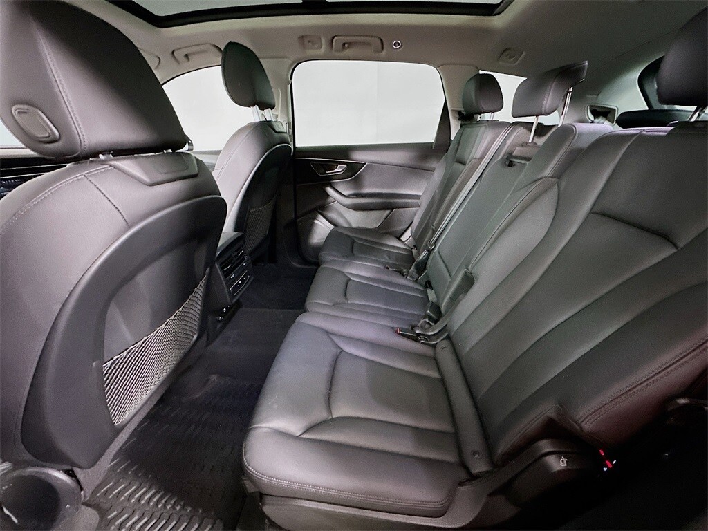 2023 Audi Q7 45 Premium photo 4