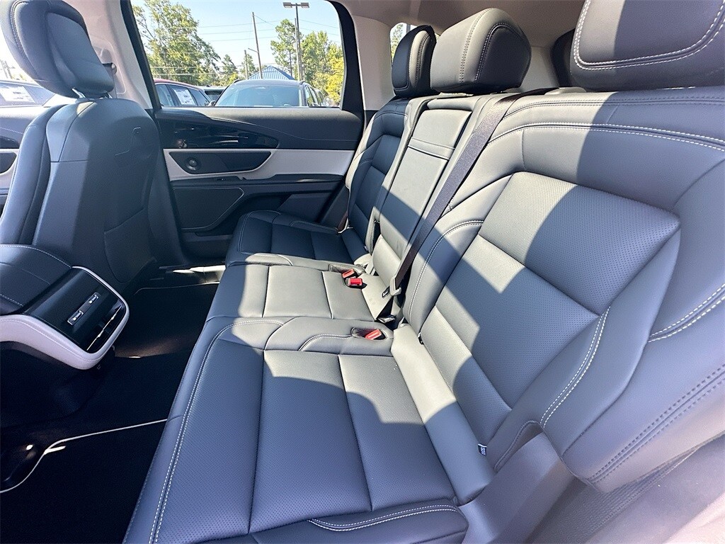 2025 Lincoln Nautilus Premiere photo 3