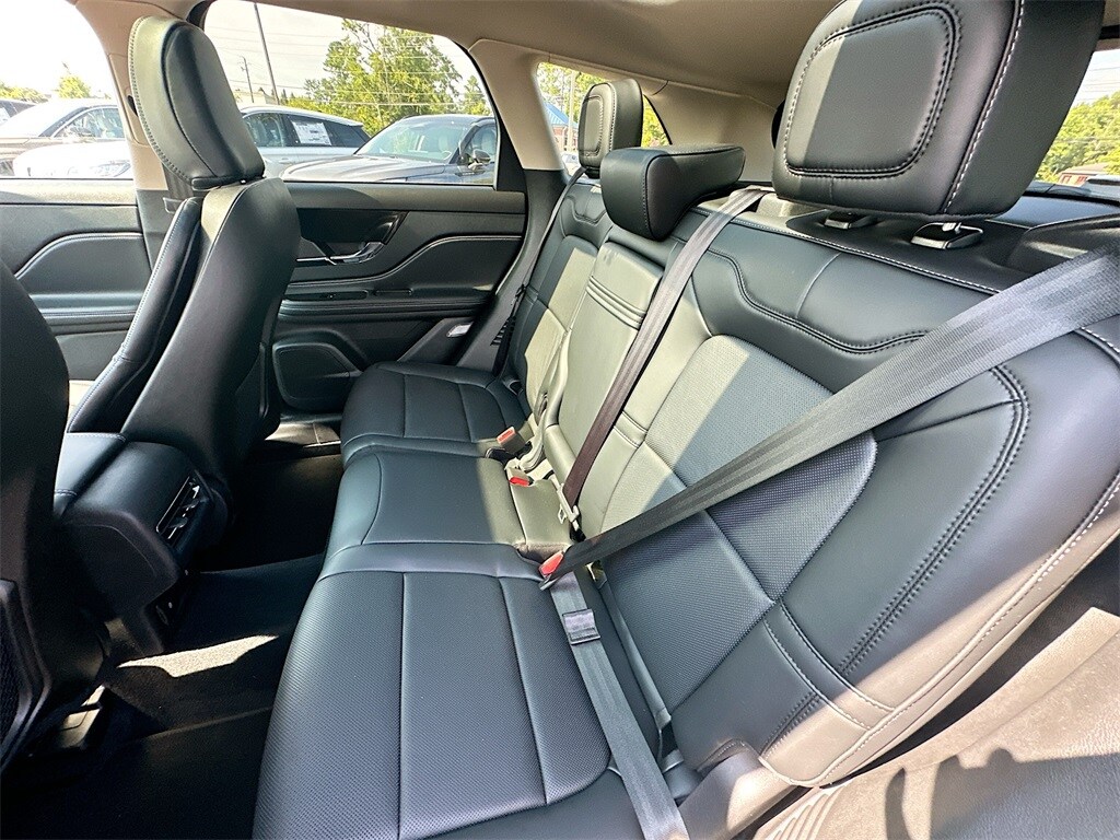 2025 Lincoln Corsair Reserve photo 3