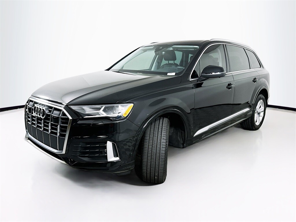 2023 Audi Q7 45 Premium photo 2