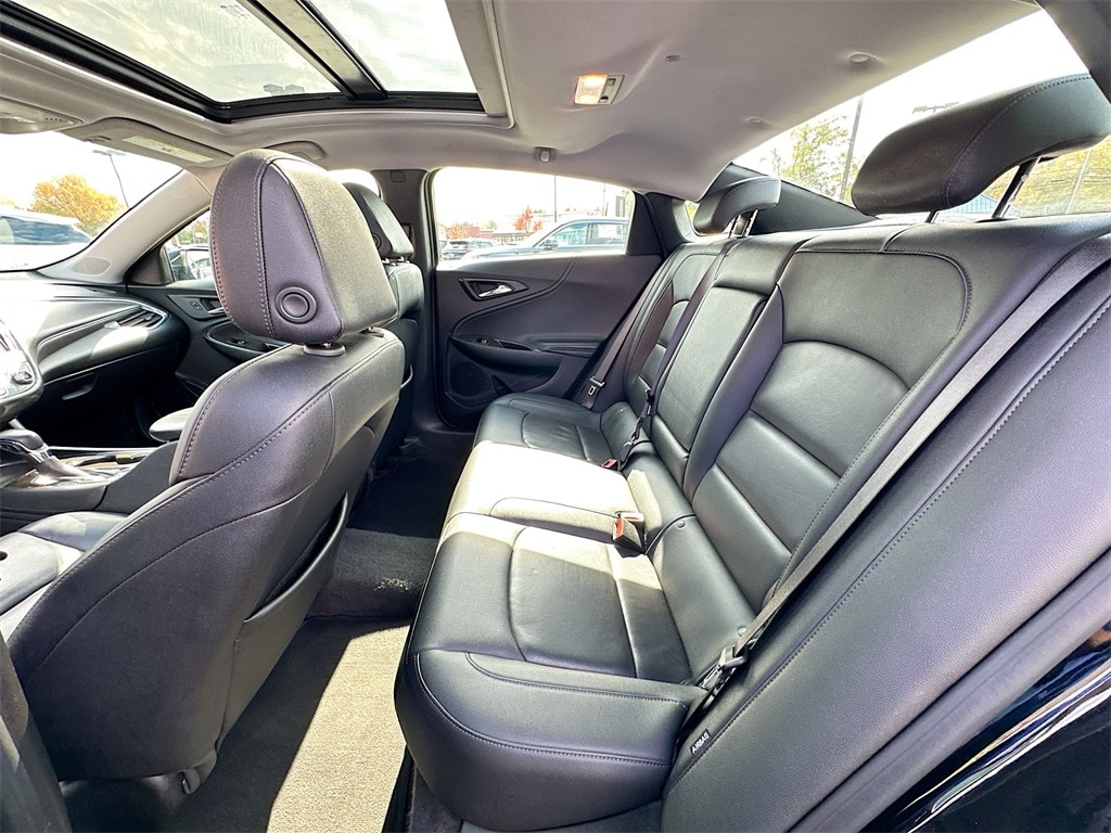 2024 Chevrolet Malibu Premier 2LT photo 4