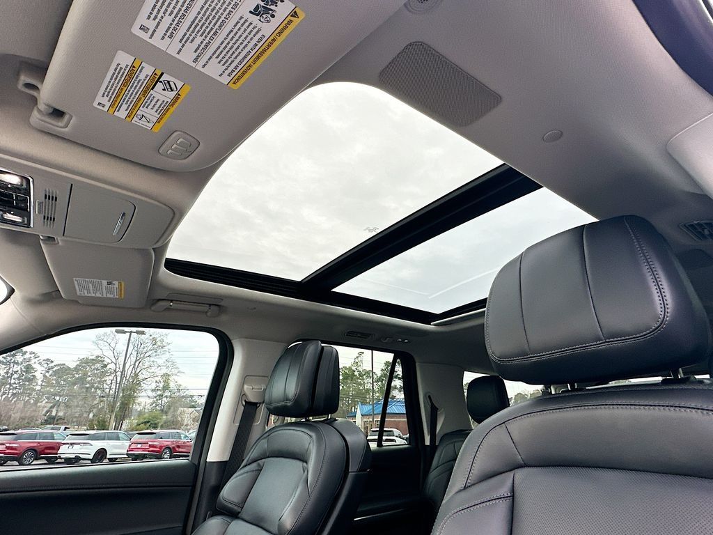 2025 Lincoln Navigator Reserve L - Photo 11