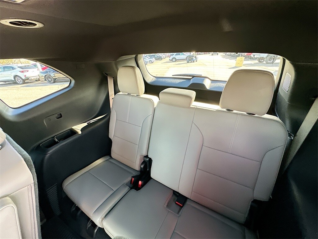 2026 Gmc Acadia Elevation photo 3