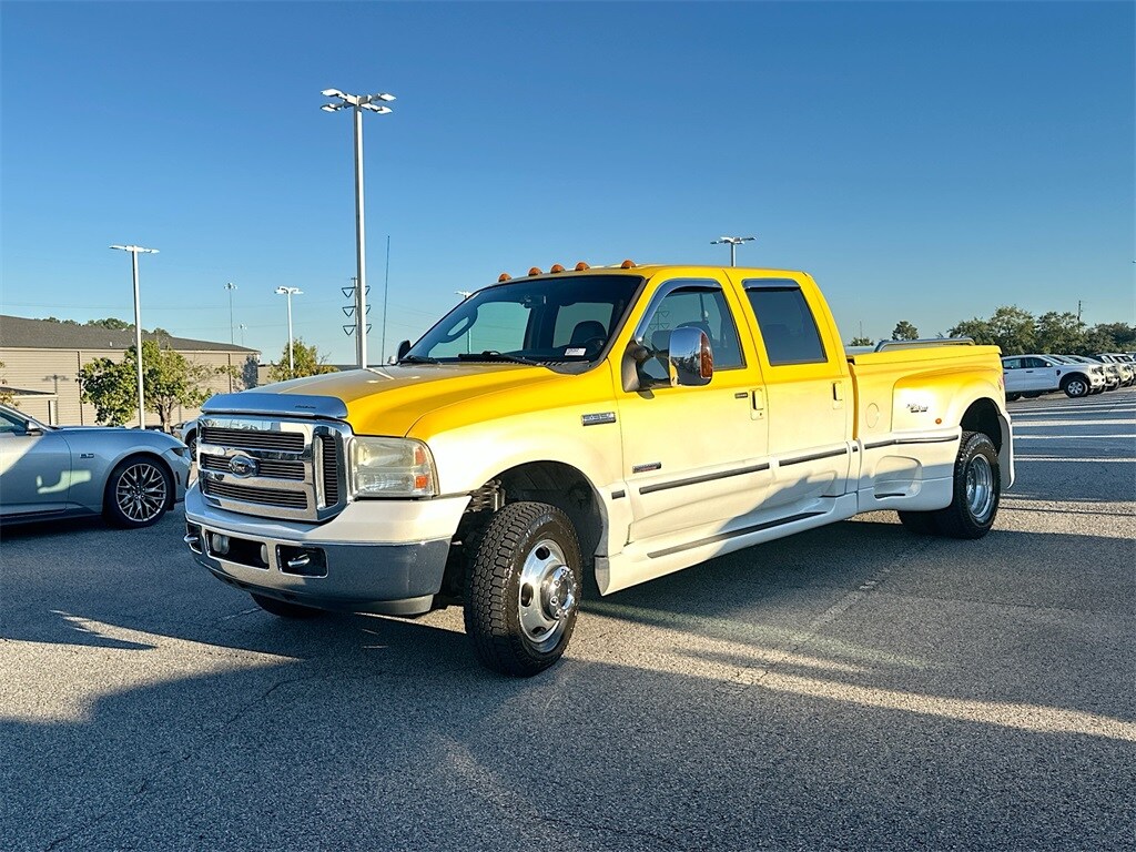 2006 Ford F-350 Lariat photo 2