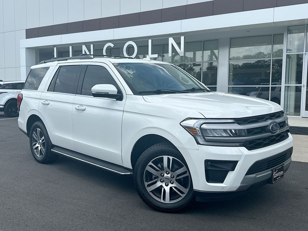 2022 Ford Expedition XLT's photo