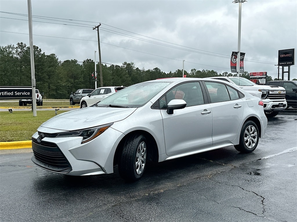 Used 2023 Toyota Corolla LE Sedan