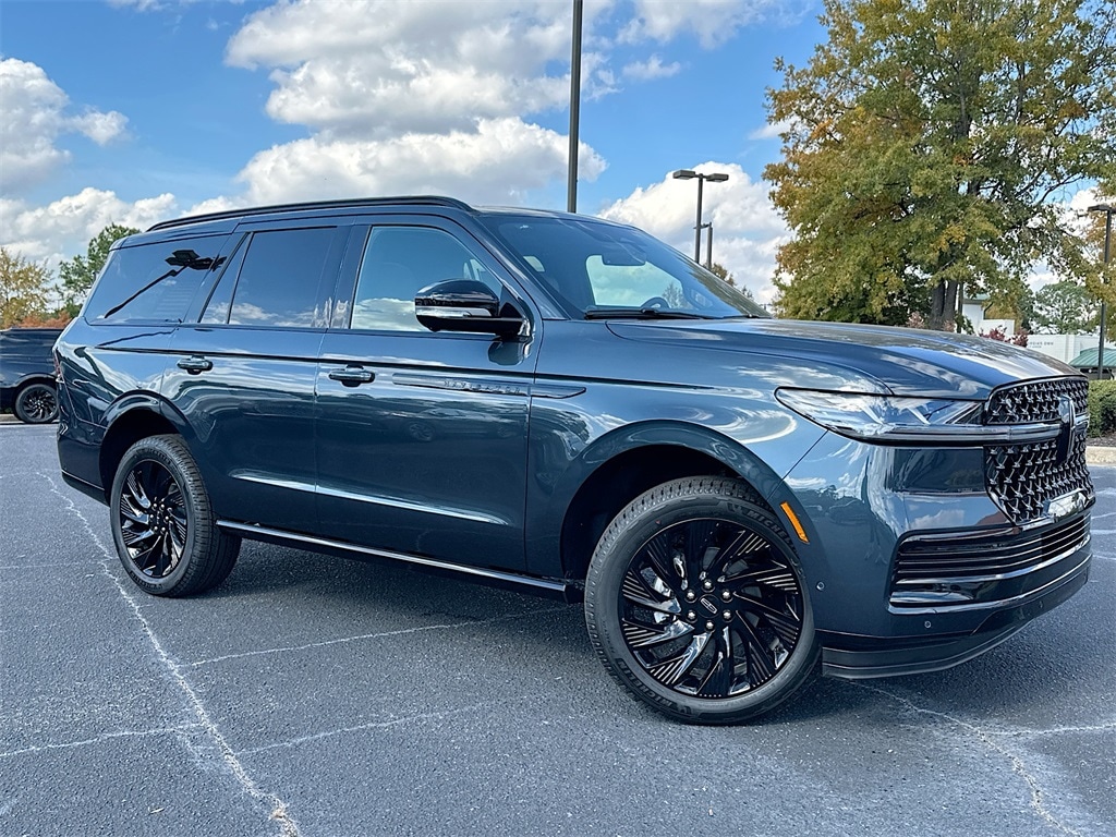 2025 Lincoln Navigator Reserve's photo