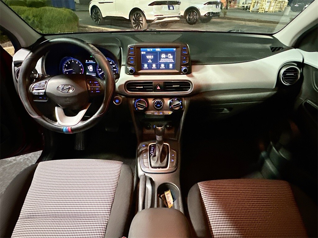 2021 Hyundai Kona SEL Plus photo 3