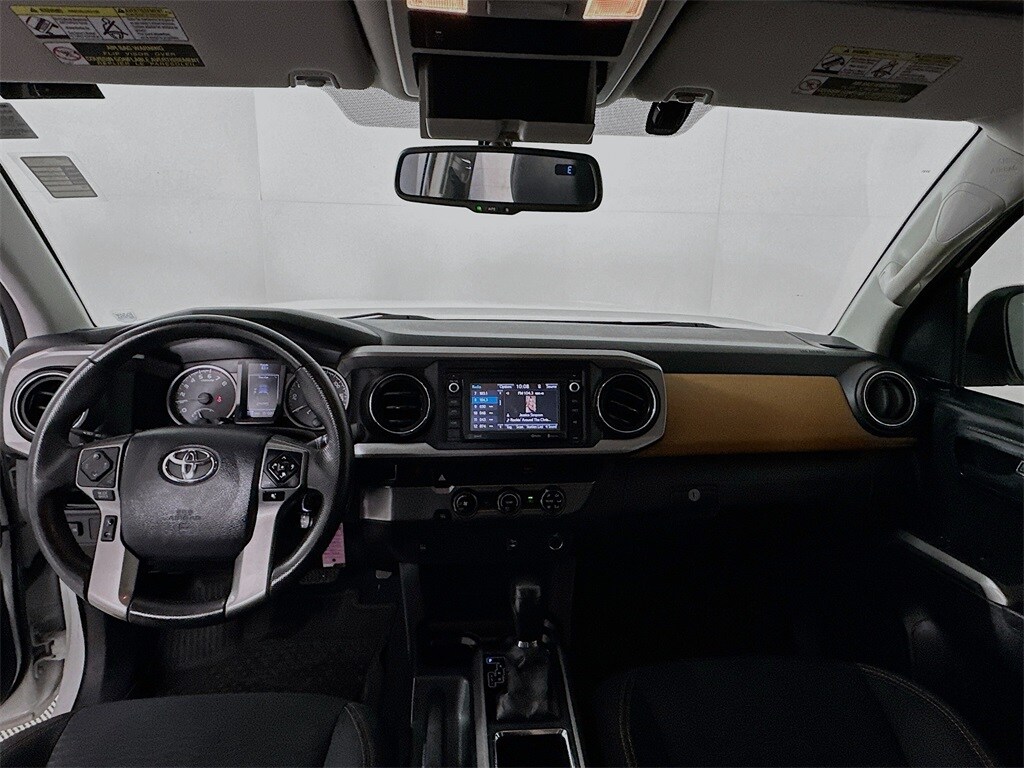 2017 Toyota Tacoma SR5 V6 photo 3